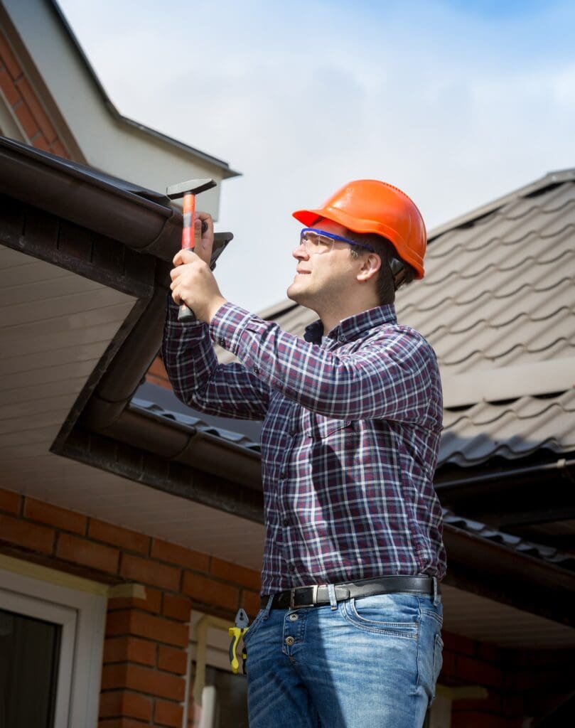 Certified roofing expert conducting a free inspection in San Antonio